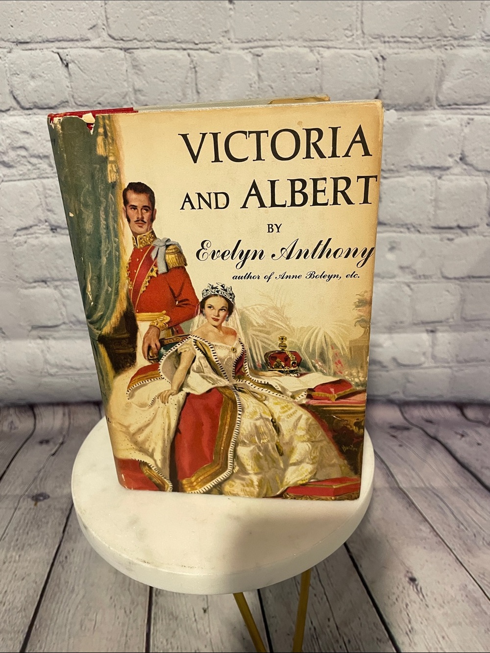 Victoria and Albert by Evelyn Anthony Vintage Hardcover — Cream & Red Cover